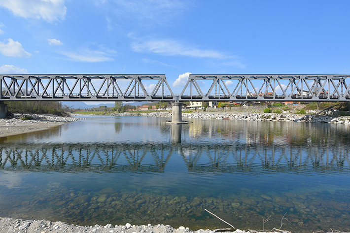 Gattinara Online Gallery La Sesia E La Traversa Fluviale Di Romagnano